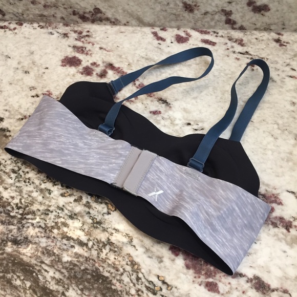 Knix Padded Evolution Bra Reversible Size 1 - Picture 3 of 10